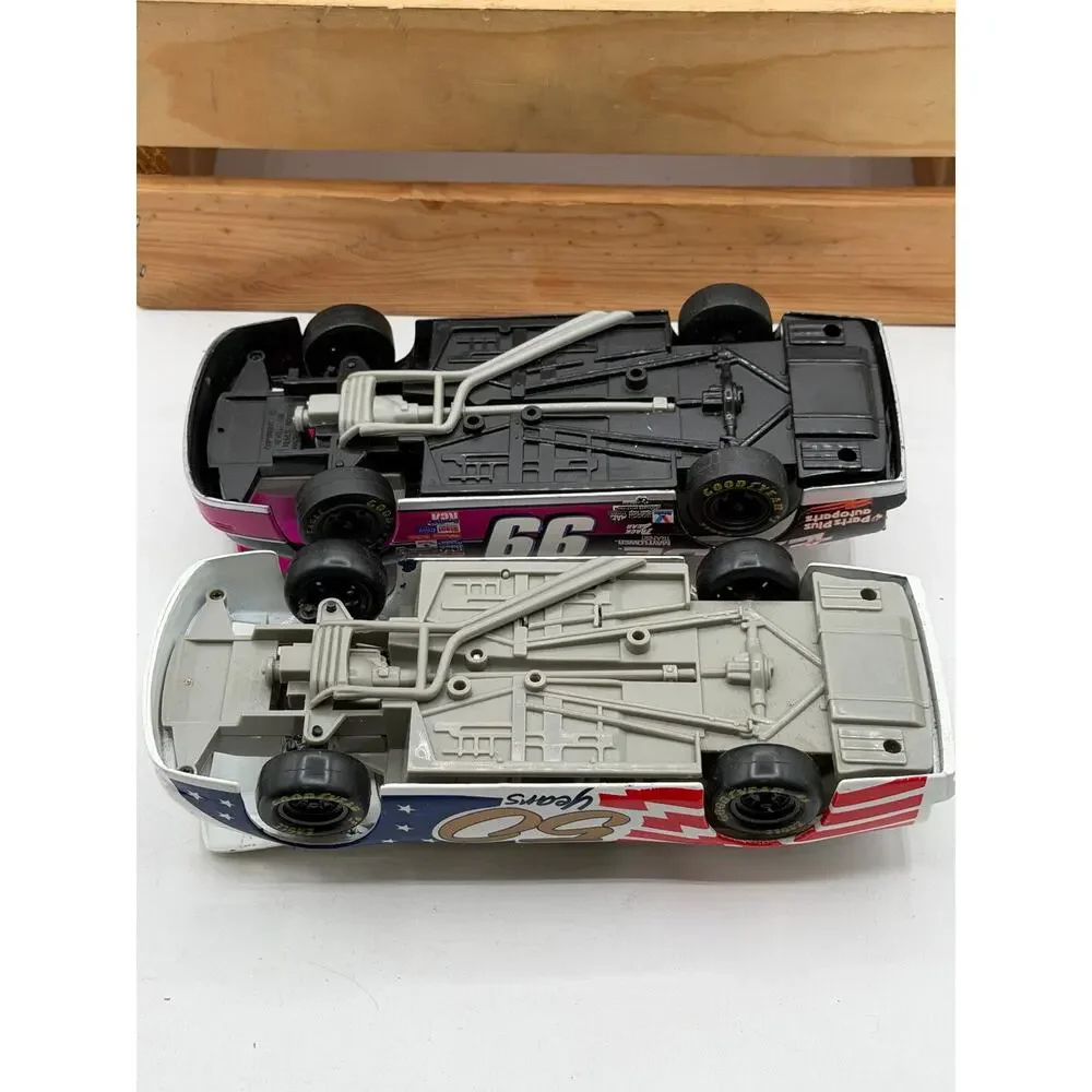 Vintage 1/24 Scale NASCAR Ford Thunderbird Lot: Monogram 50 Ann/99 Exide Battery